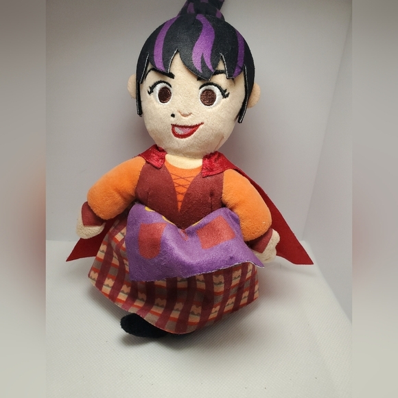 RARE 2022 Disney Parks Hocus Pocus Sanderson Sister Witch Mary Sanderson Plush - Picture 1 of 4